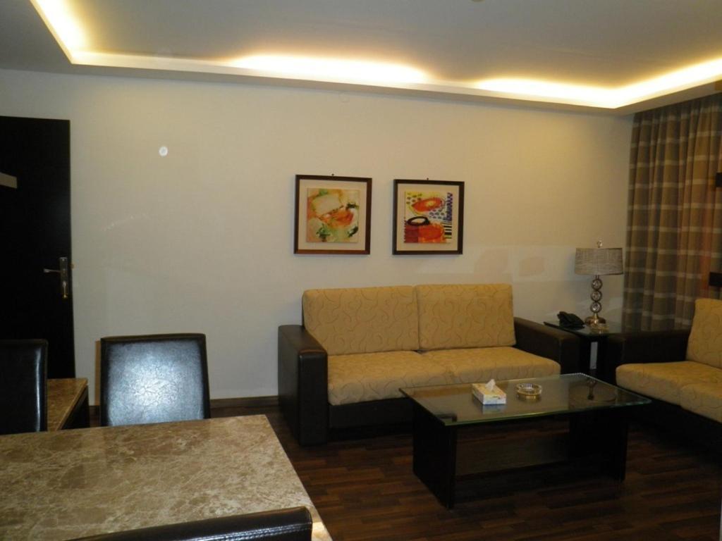 Granada Suites Hotel Amman Kamer foto