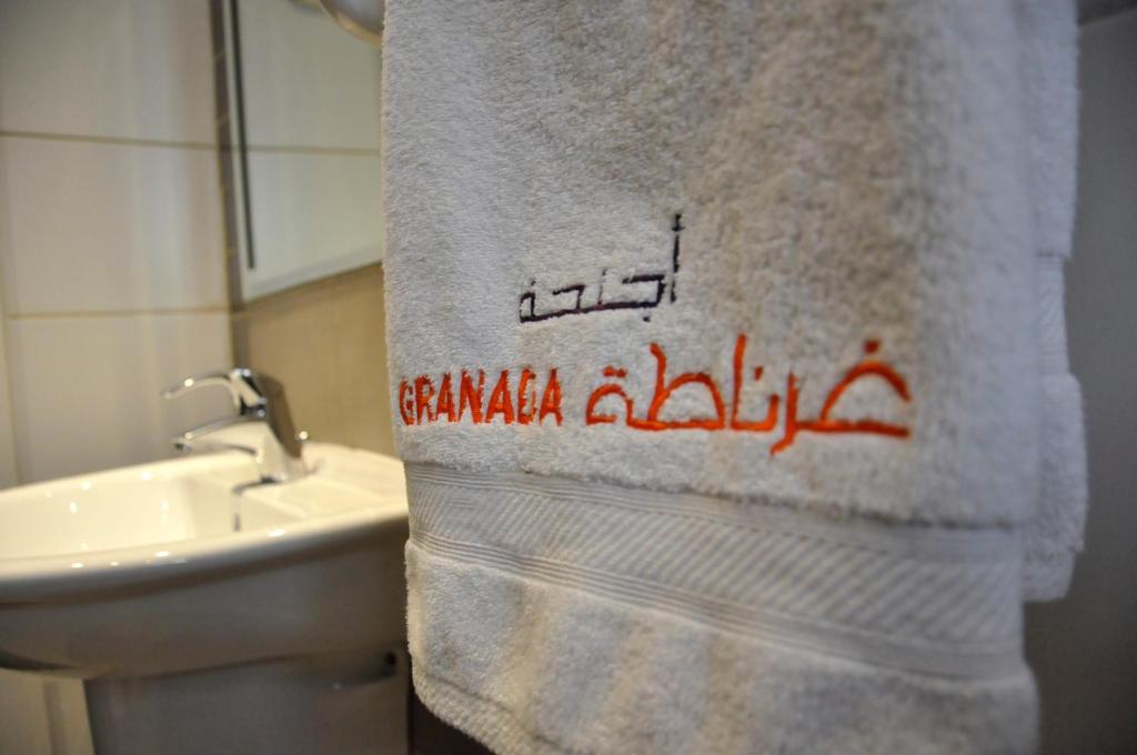 Granada Suites Hotel Amman Kamer foto