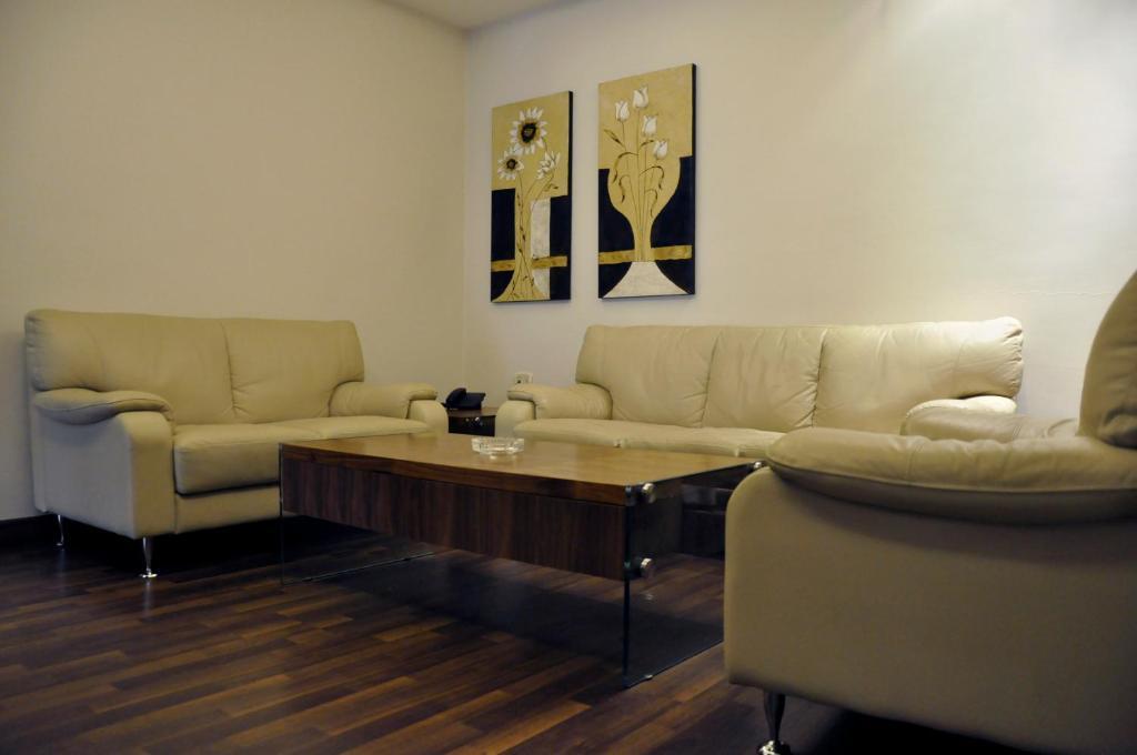 Granada Suites Hotel Amman Kamer foto