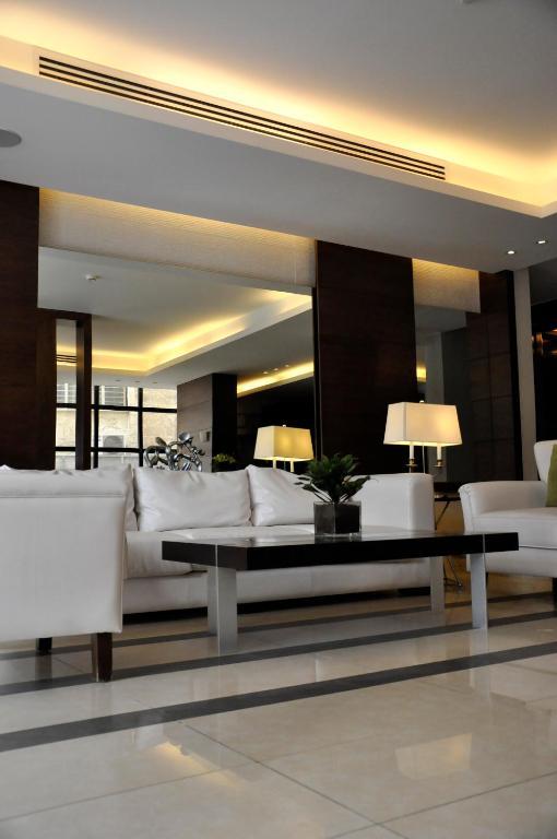 Granada Suites Hotel Amman Buitenkant foto