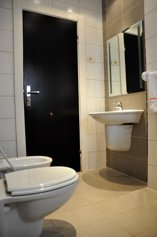 Granada Suites Hotel Amman Kamer foto